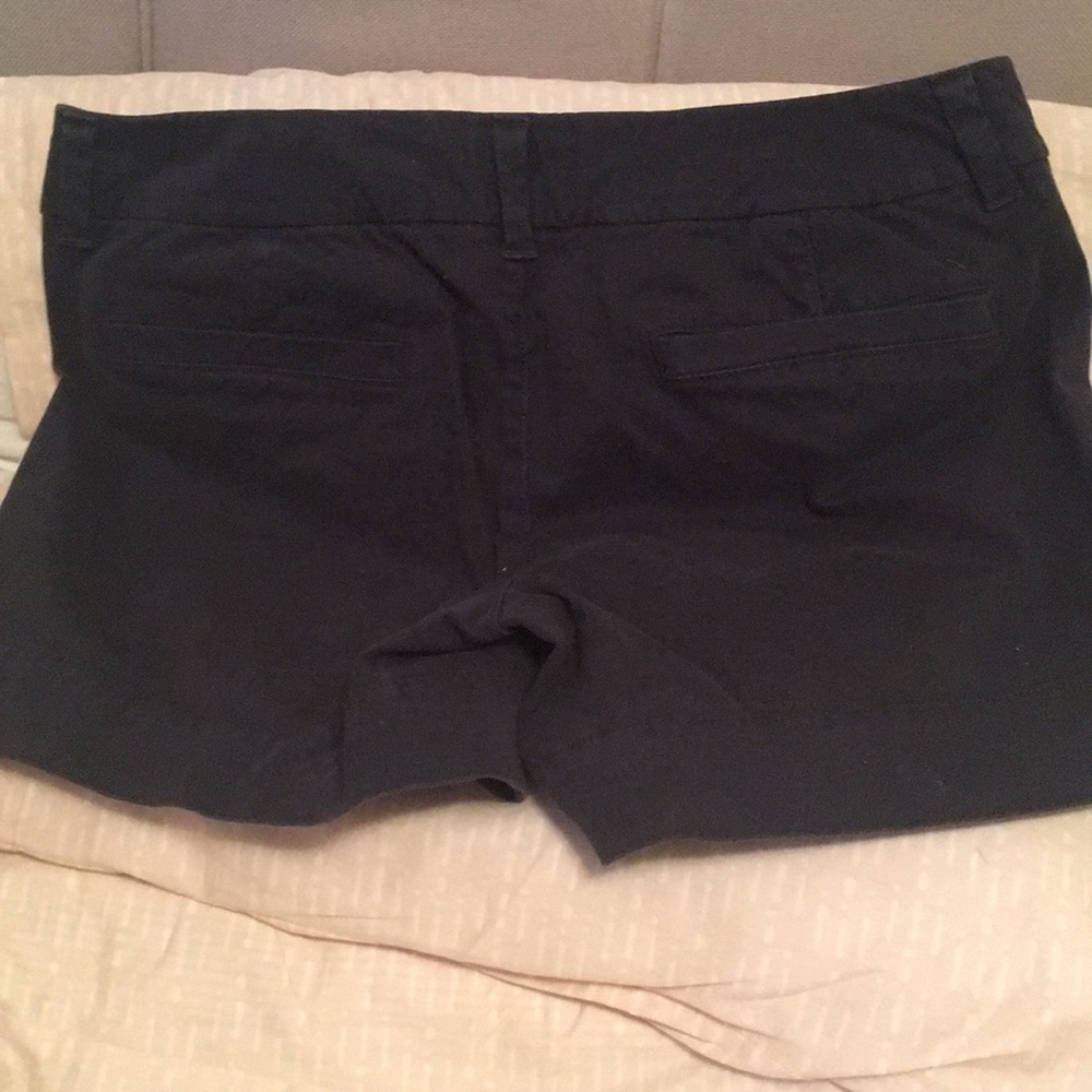 Navy blue midi shorts from AE. Size 4
